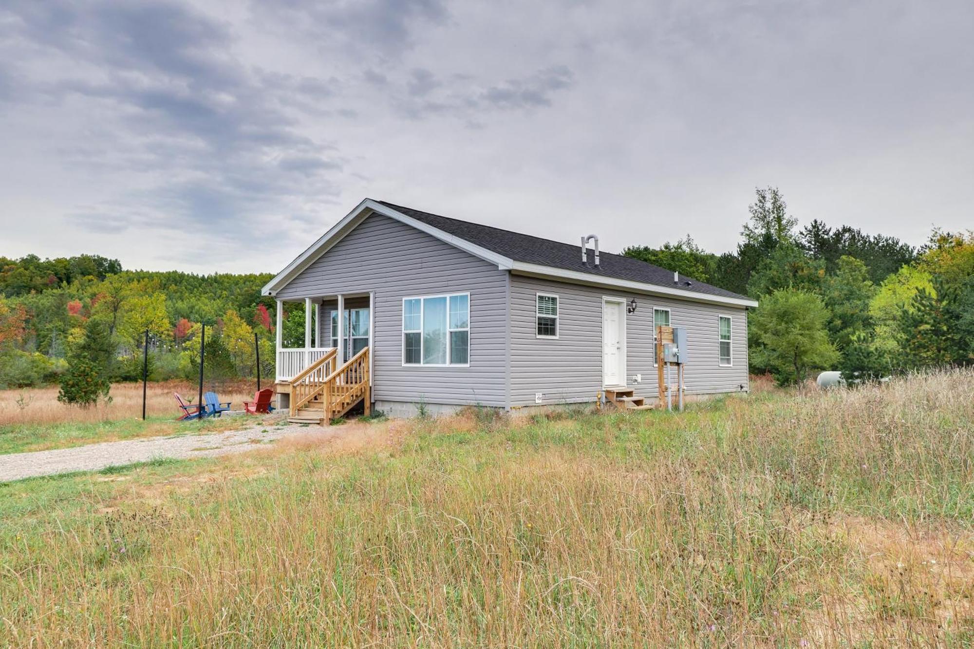 Family Home In Rapid City About 4 Mi To Torch Lake! Kültér fotó